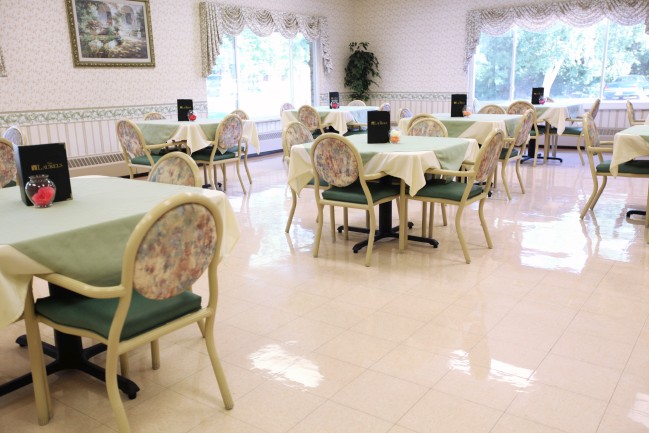 The Laurels of Coldwater: Dining